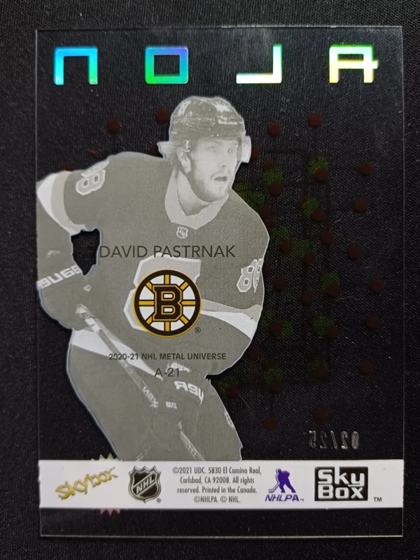 2020/2021 Upper Deck Skybox Metal Universe Alon Gold Spectrum A-21 David Pastrnak Inzert | Paralel 02/25 - Image 2