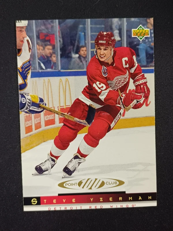 1993/1994 Upper Deck Series 1 Base 227 Steve Yzerman